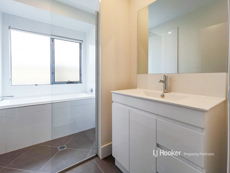 14 Roebuck Street, Coomera QLD 4209