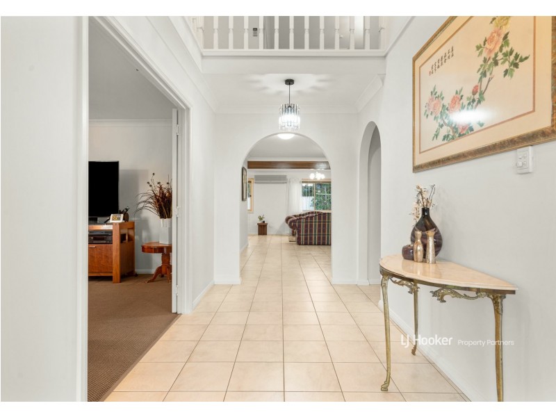 88 Blue Grass Crescent, Eight Mile Plains QLD 4113