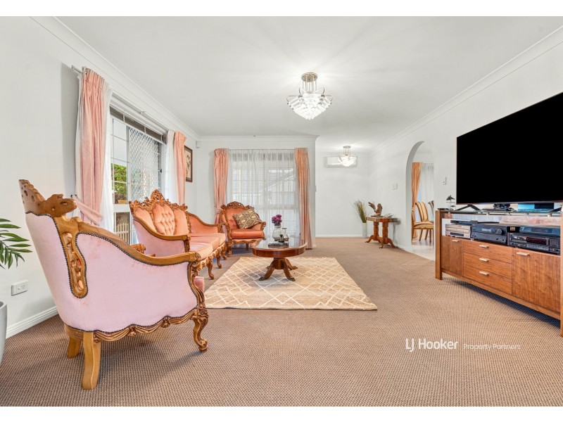 88 Blue Grass Crescent, Eight Mile Plains QLD 4113