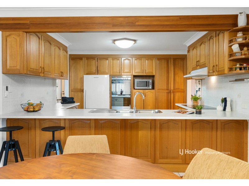 88 Blue Grass Crescent, Eight Mile Plains QLD 4113