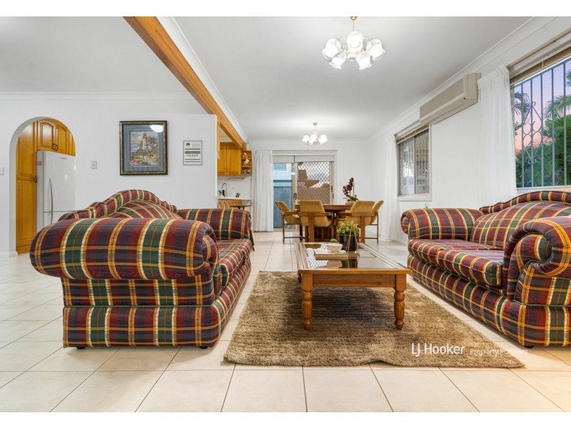 88 Blue Grass Crescent, Eight Mile Plains QLD 4113