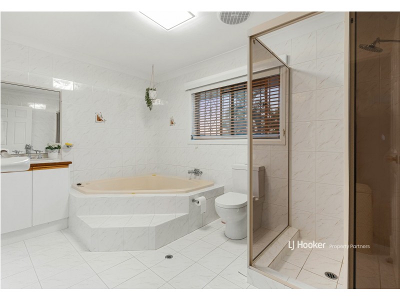 88 Blue Grass Crescent, Eight Mile Plains QLD 4113