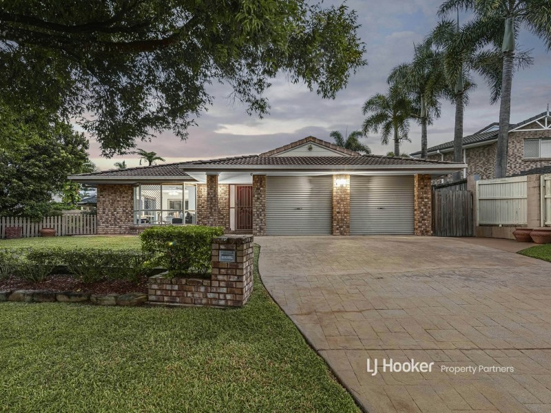 29 Blue Grass Crescent, Eight Mile Plains QLD 4113