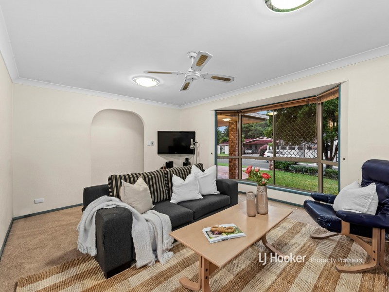 29 Blue Grass Crescent, Eight Mile Plains QLD 4113