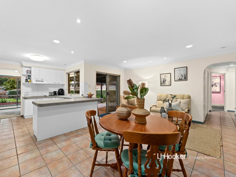 29 Blue Grass Crescent, Eight Mile Plains QLD 4113