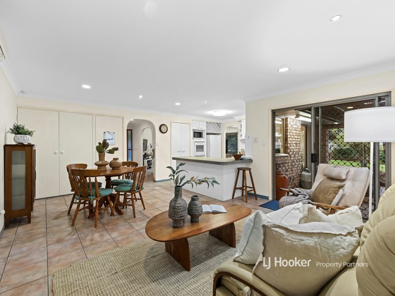 29 Blue Grass Crescent, Eight Mile Plains QLD 4113