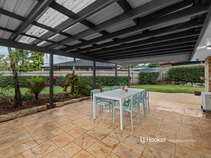 29 Blue Grass Crescent, Eight Mile Plains QLD 4113