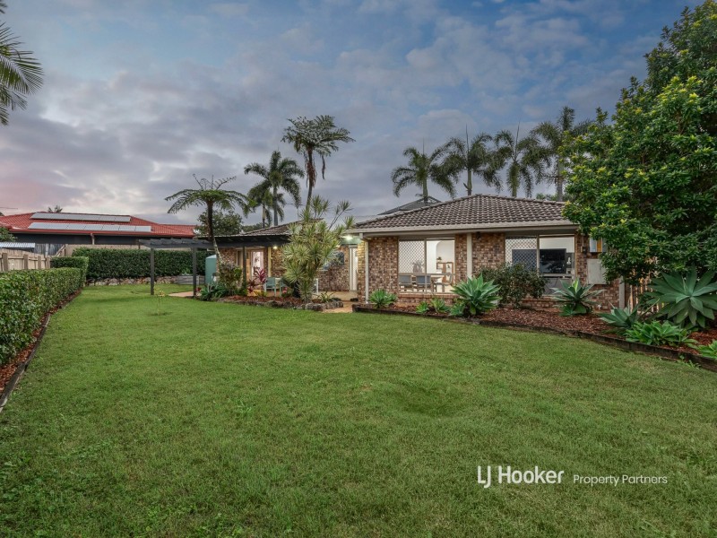 29 Blue Grass Crescent, Eight Mile Plains QLD 4113