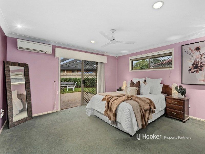 29 Blue Grass Crescent, Eight Mile Plains QLD 4113