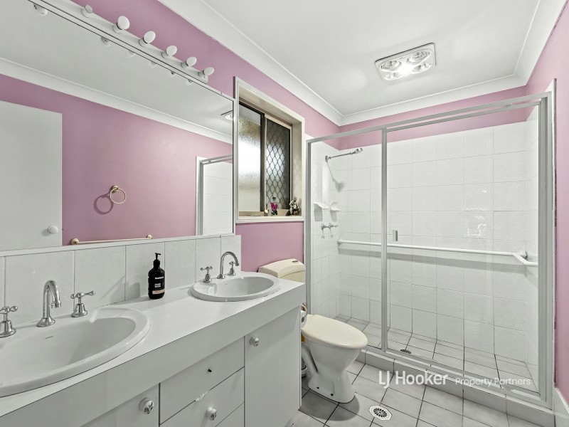 29 Blue Grass Crescent, Eight Mile Plains QLD 4113