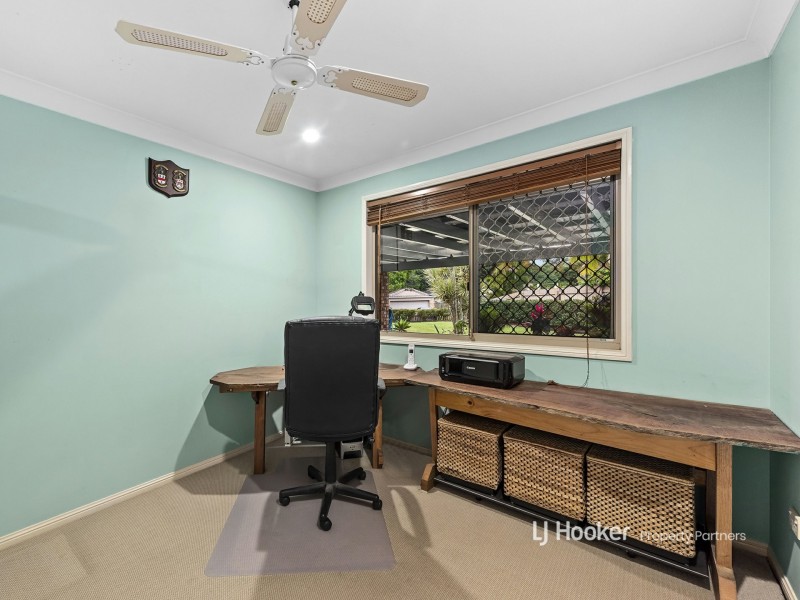 29 Blue Grass Crescent, Eight Mile Plains QLD 4113