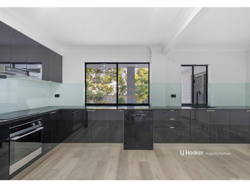 10 Cosmic Street, Robertson QLD 4109