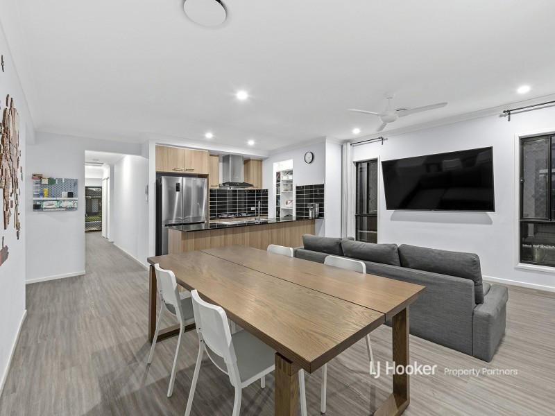 11 Bunya Drive, Park Ridge QLD 4125