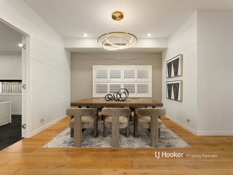 13 Skyline Crescent, Carindale QLD 4152