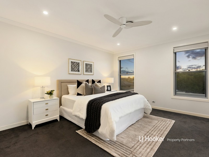 13 Skyline Crescent, Carindale QLD 4152