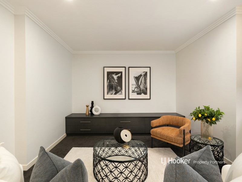 13 Skyline Crescent, Carindale QLD 4152