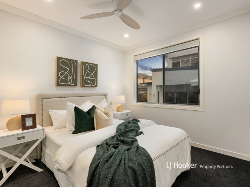 13 Skyline Crescent, Carindale QLD 4152