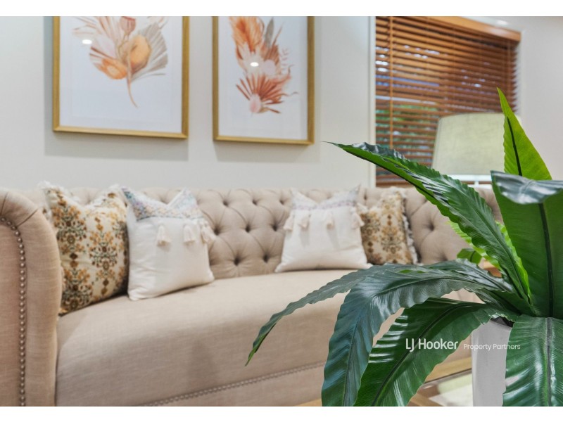 42 Bannockburn Crescent, Parkinson QLD 4115