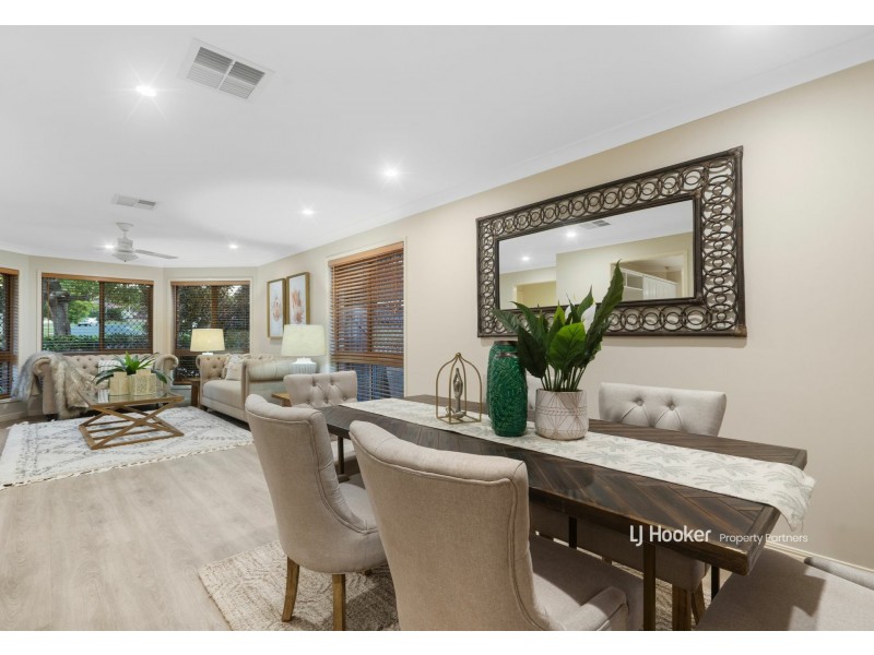 42 Bannockburn Crescent, Parkinson QLD 4115