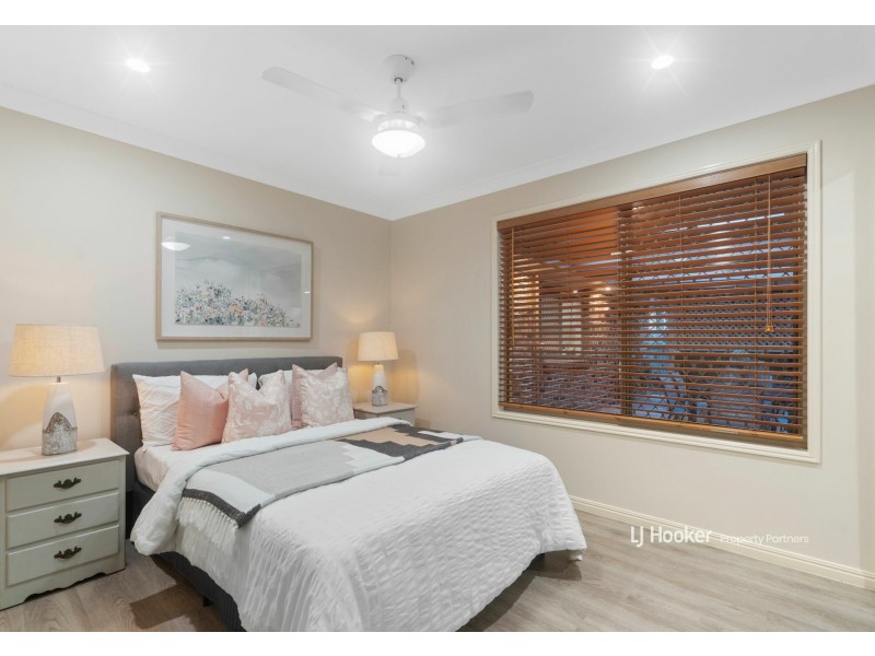 42 Bannockburn Crescent, Parkinson QLD 4115