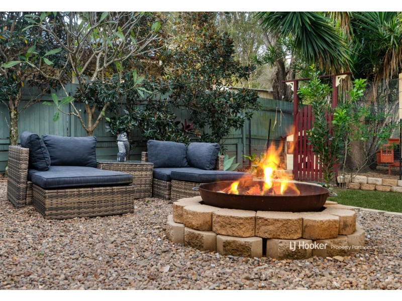 42 Bannockburn Crescent, Parkinson QLD 4115