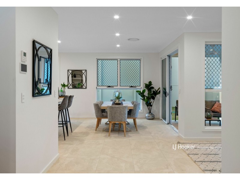 4 Estoril Street, Robertson QLD 4109