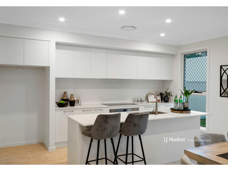 4 Estoril Street, Robertson QLD 4109