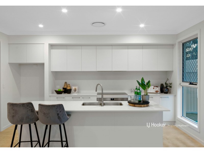 4 Estoril Street, Robertson QLD 4109