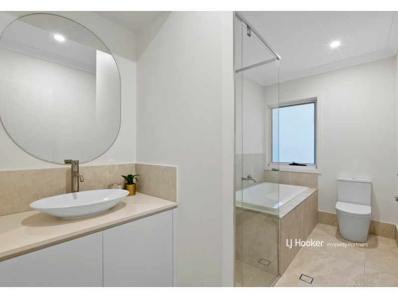 4 Estoril Street, Robertson QLD 4109