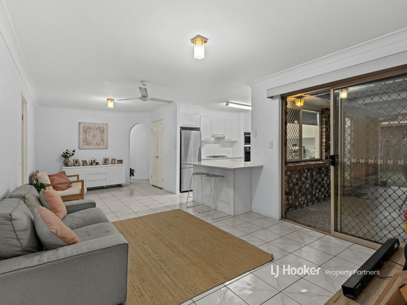 3 Conrad Place, Wishart QLD 4122