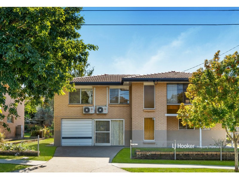 272 Broadwater Road, Mansfield QLD 4122