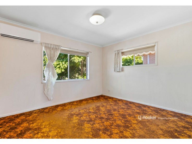 272 Broadwater Road, Mansfield QLD 4122