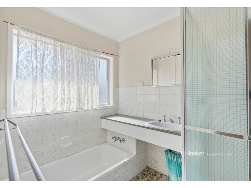 272 Broadwater Road, Mansfield QLD 4122