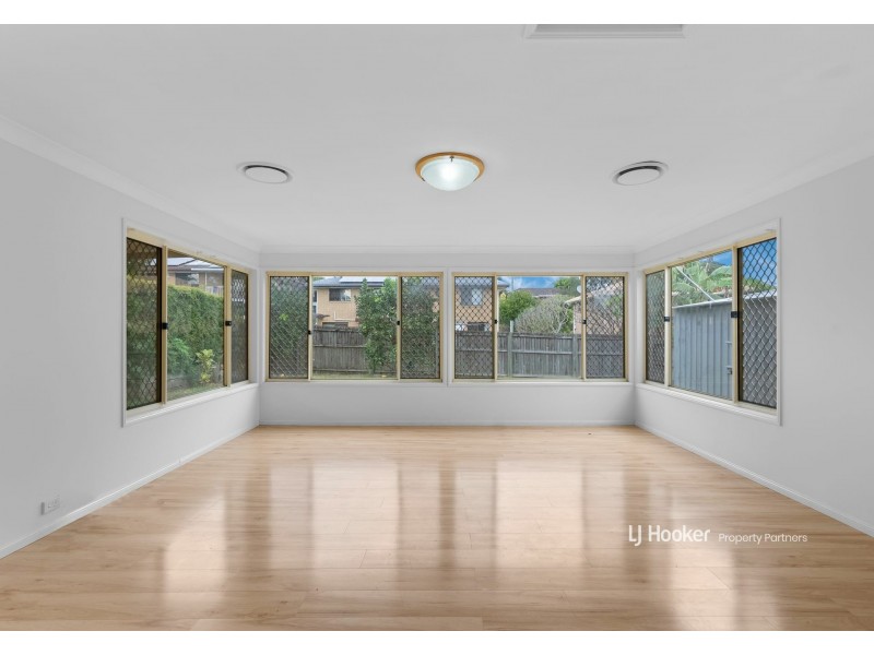 8 Jade Close, Robertson QLD 4109