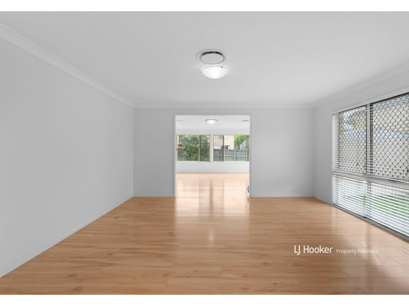 8 Jade Close, Robertson QLD 4109