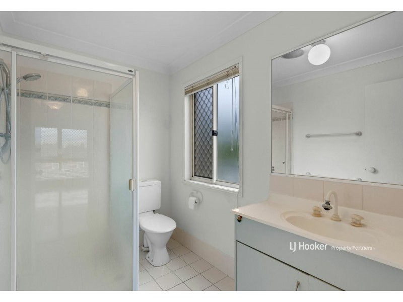 8 Jade Close, Robertson QLD 4109