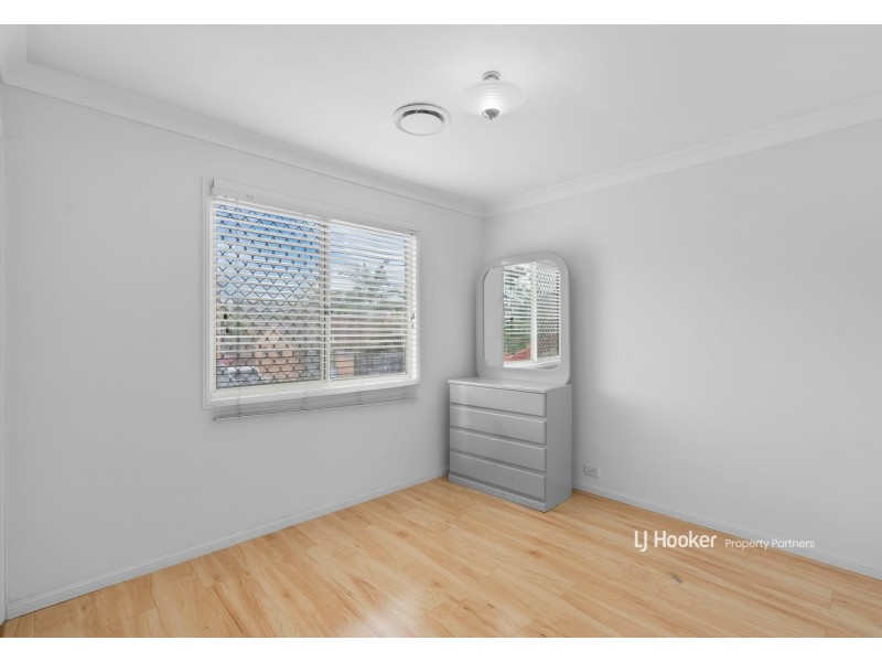 8 Jade Close, Robertson QLD 4109