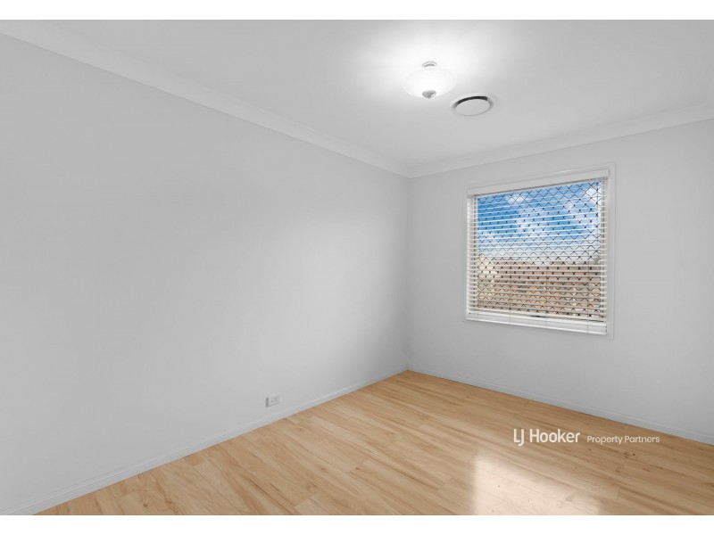 8 Jade Close, Robertson QLD 4109