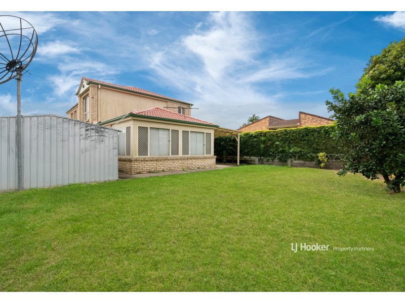 8 Jade Close, Robertson QLD 4109