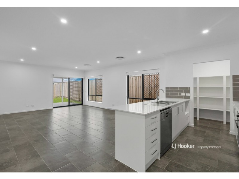 6 Ferdinando Street, Pallara QLD 4110