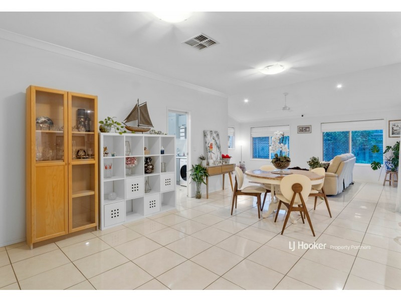 22 Avonlea Place, Eight Mile Plains QLD 4113