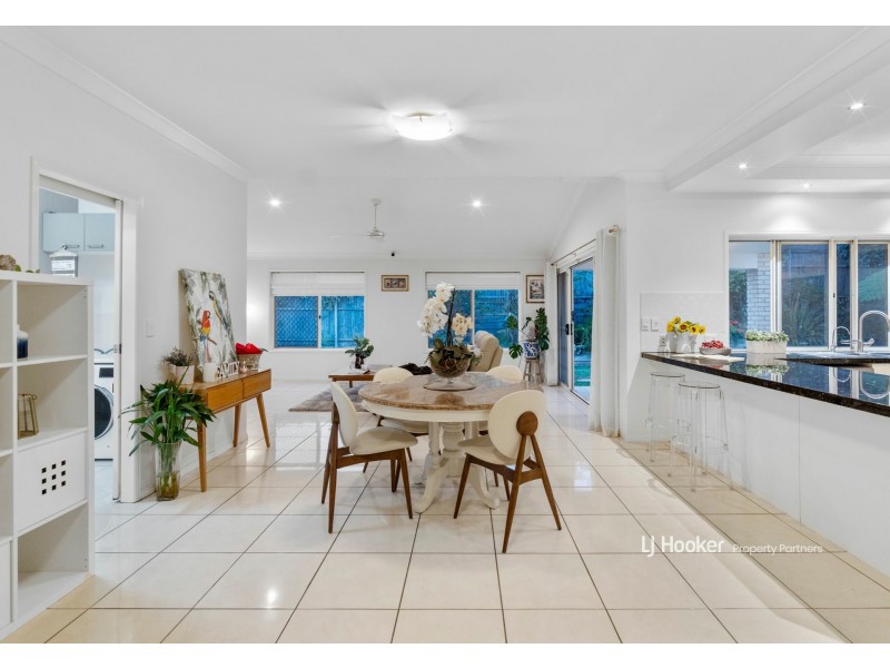 22 Avonlea Place, Eight Mile Plains QLD 4113