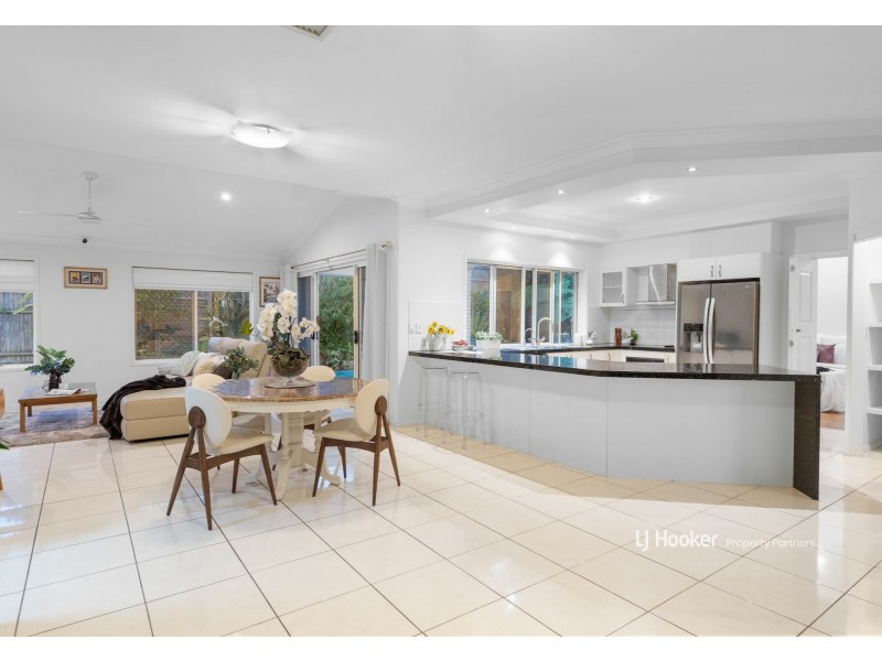 22 Avonlea Place, Eight Mile Plains QLD 4113