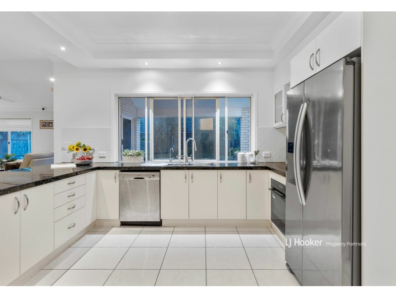 22 Avonlea Place, Eight Mile Plains QLD 4113