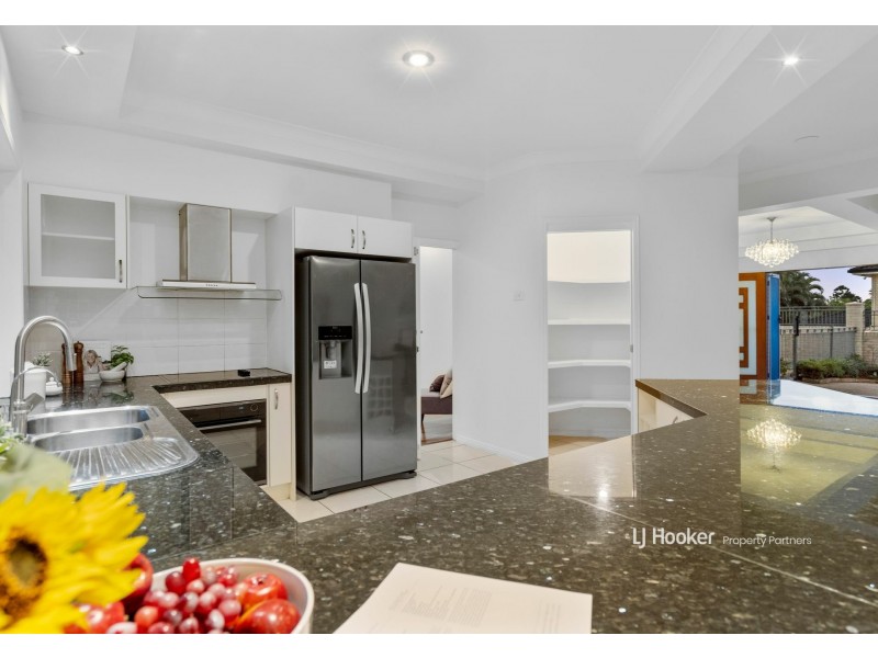 22 Avonlea Place, Eight Mile Plains QLD 4113