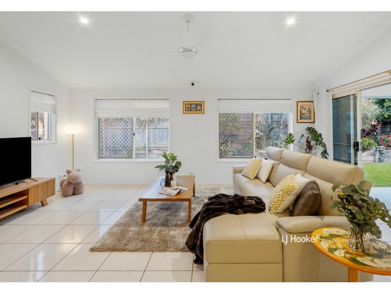 22 Avonlea Place, Eight Mile Plains QLD 4113