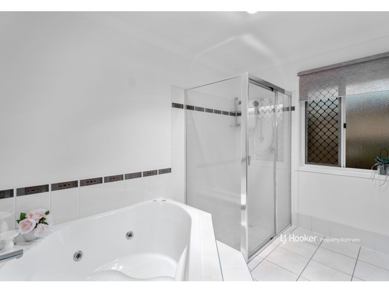 22 Avonlea Place, Eight Mile Plains QLD 4113