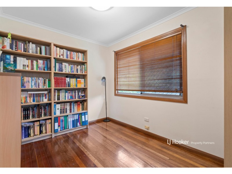 15 Balaton Street, Riverhills QLD 4074