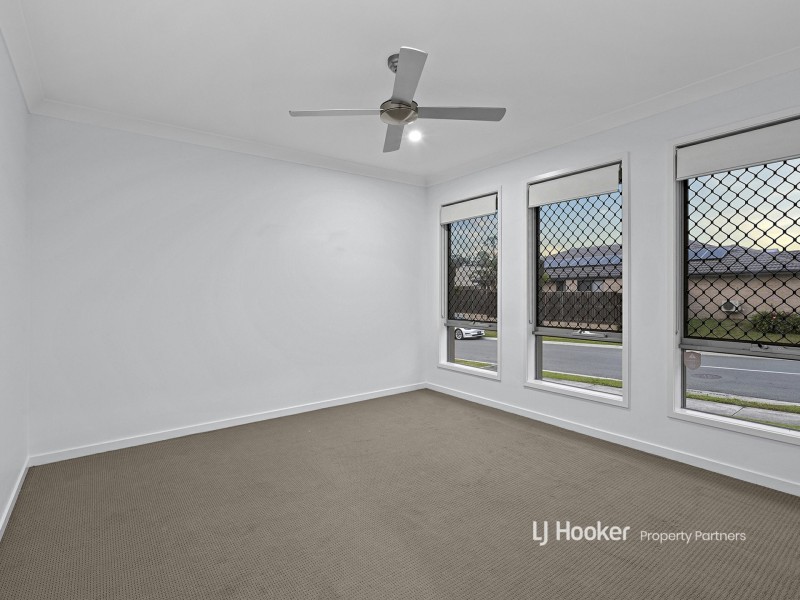 15 Weedbrook Street, Park Ridge QLD 4125