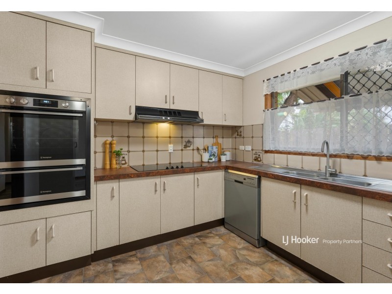 25 Oakleaf Street, Eight Mile Plains QLD 4113